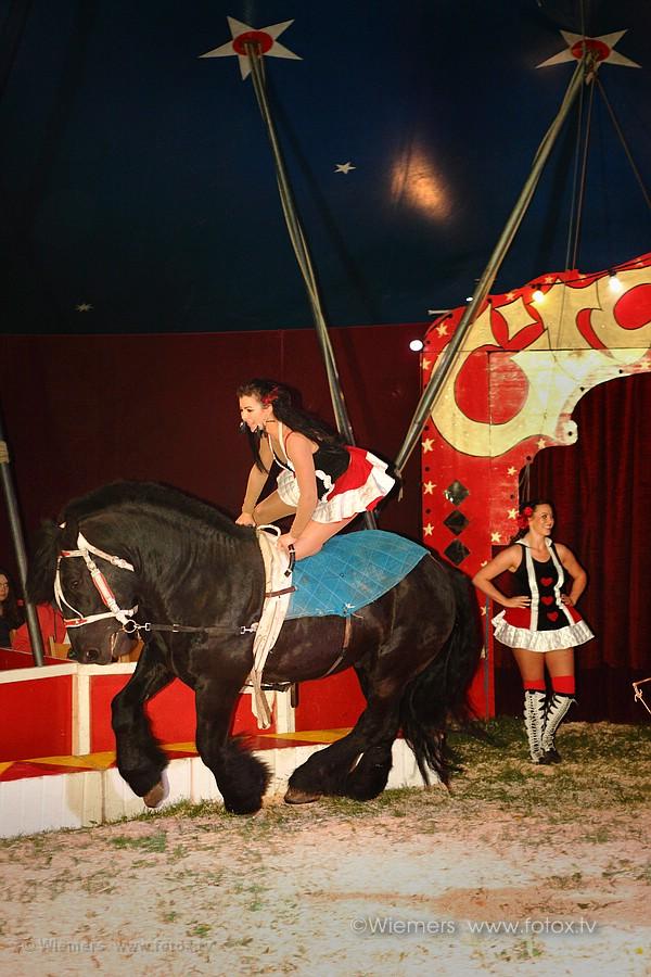 Zirkus Piccolo in Morntal-Muenchingen Mai 2013