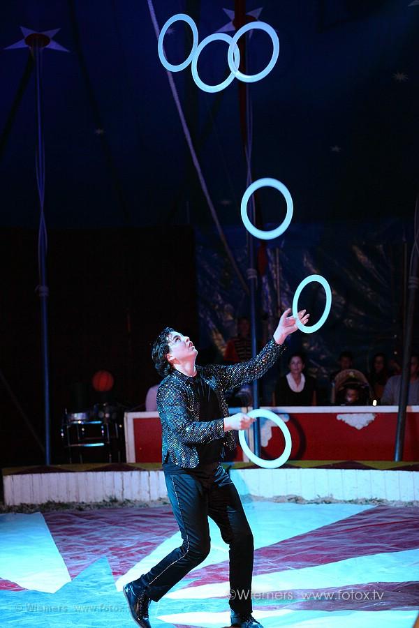 Zirkus Piccolo in Morntal-Muenchingen Mai 2013