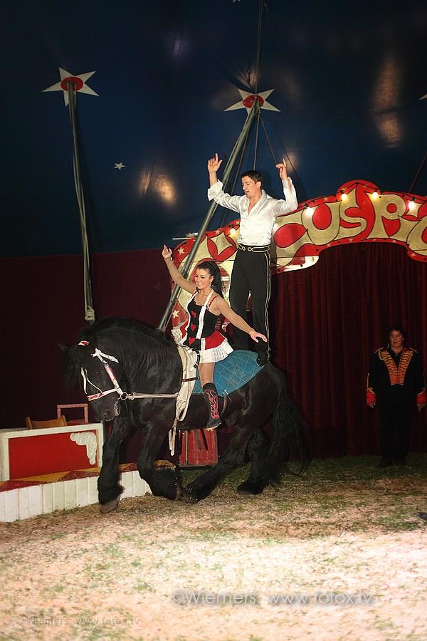 Zirkus Piccolo in Morntal-Muenchingen Mai 2013