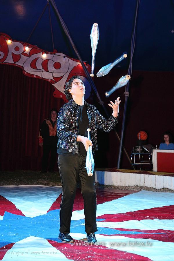 Zirkus Piccolo in Morntal-Muenchingen Mai 2013