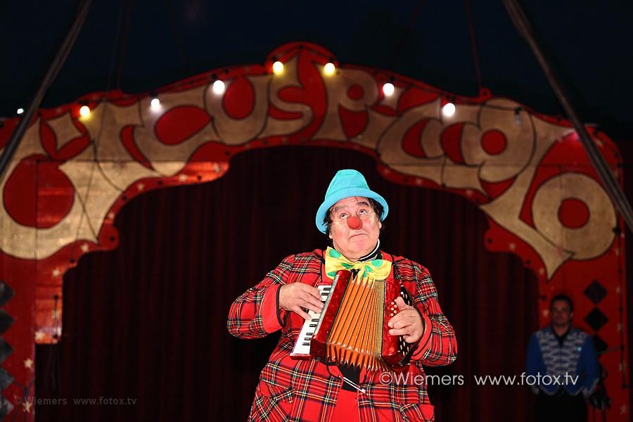 Zirkus Piccolo in Morntal-Muenchingen Mai 2013